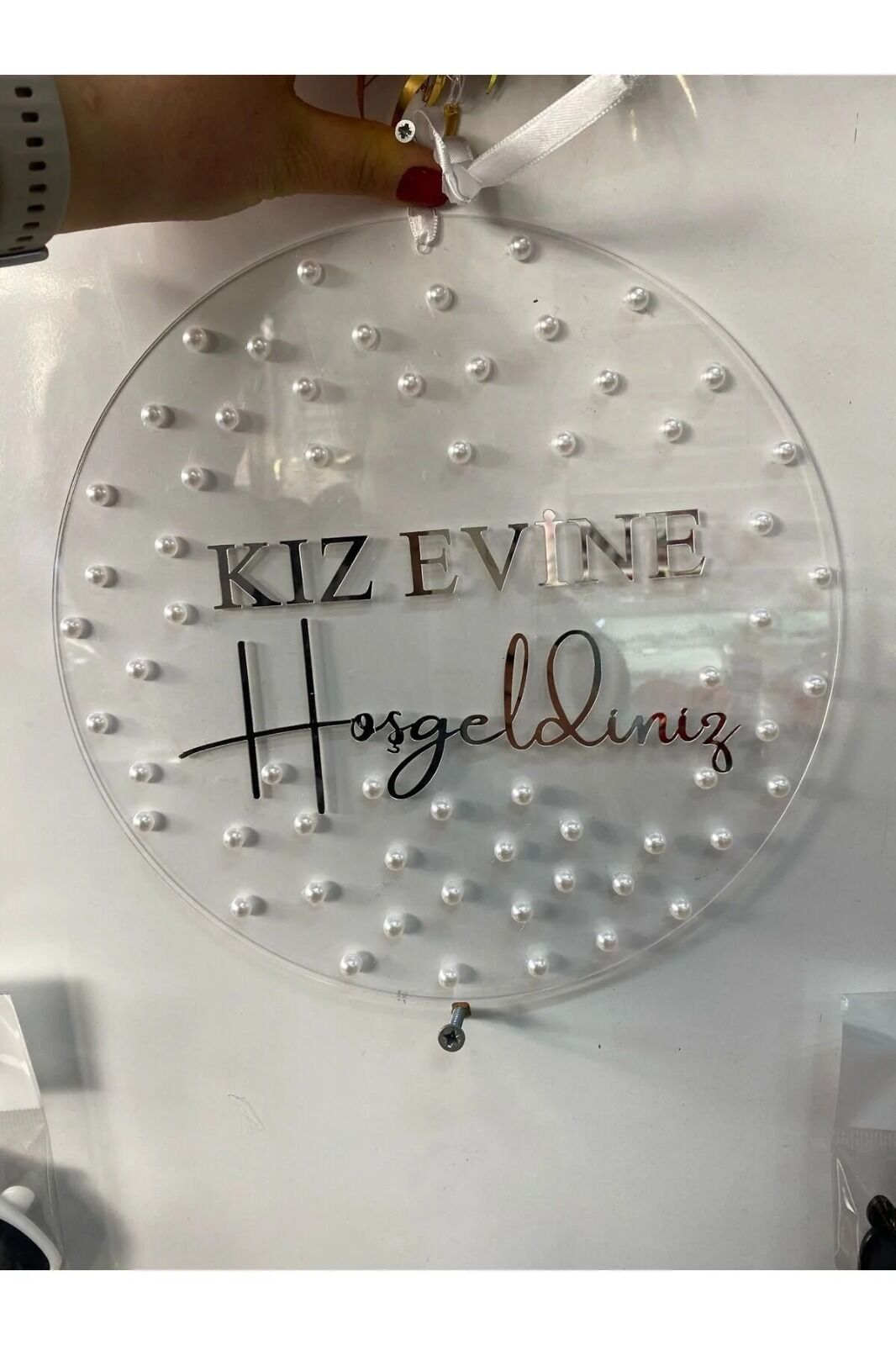 Kız Evine Hoşgeldiniz Şeffaf Pleksi Kapı Süsü İnci Süslemeli Duvar Dekoru 28cm