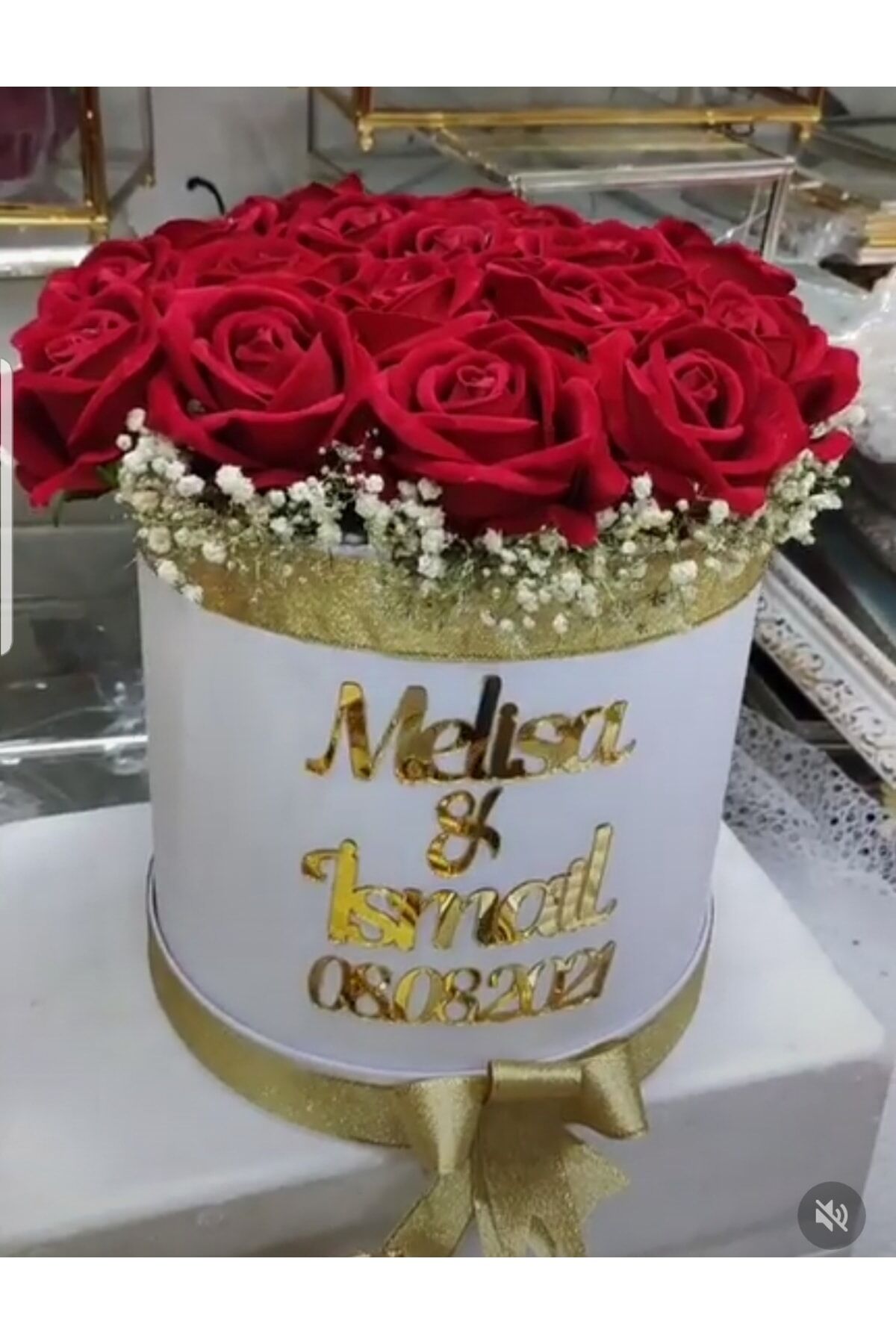 Silindir Kutuda Gerçek Görünümlü Yapay Kadife Gül Kız Isteme Buketi Hediyelik Çiçek