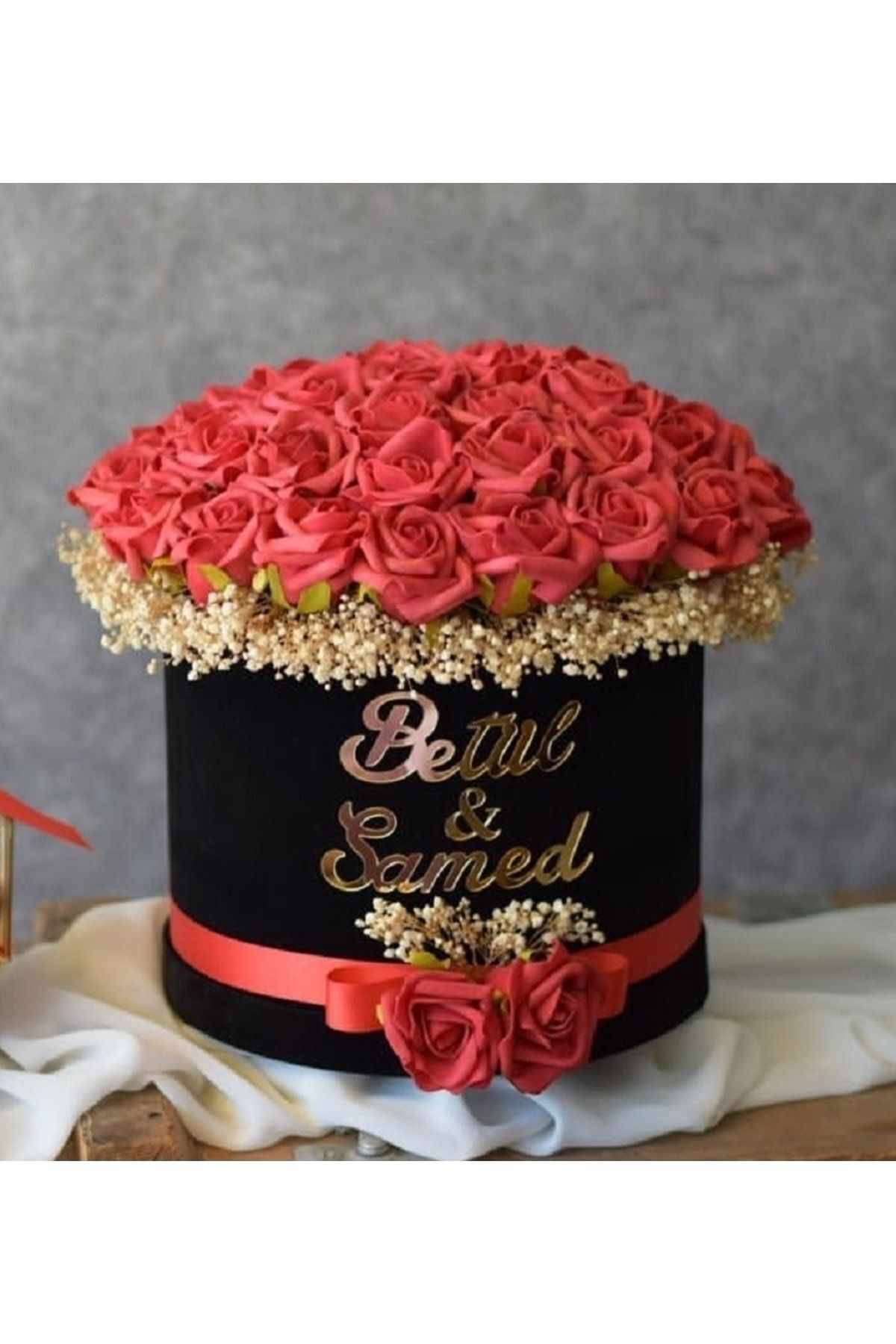Silindir Kutuda Gerçek Görünümlü Yapay Kadife Gül Kız Isteme Buketi Hediyelik Çiçek