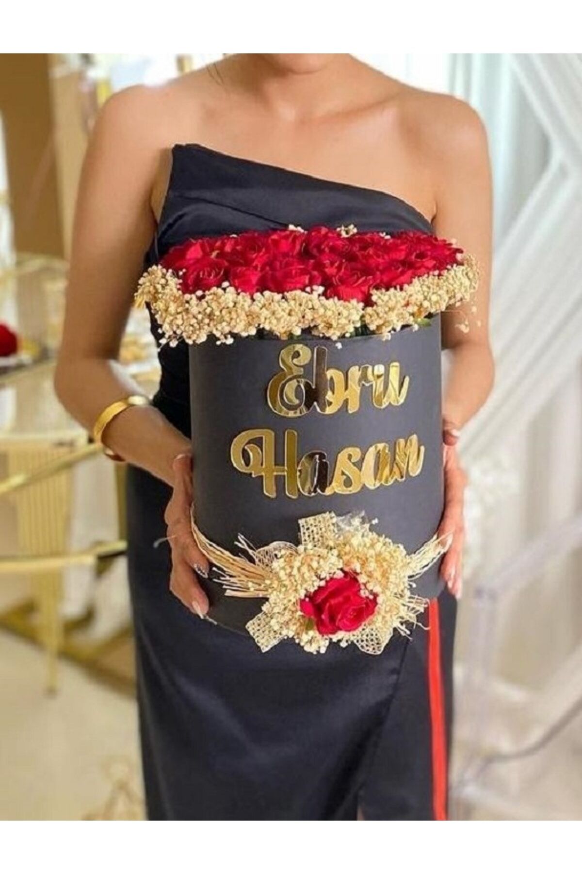 Silindir Kutuda Gerçek Görünümlü Yapay Kadife Gül Kız Isteme Buketi