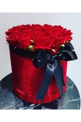 Silindir Kutuda Gerçek Görünümlü Yapay Kadife Gül Kız Isteme Buketi