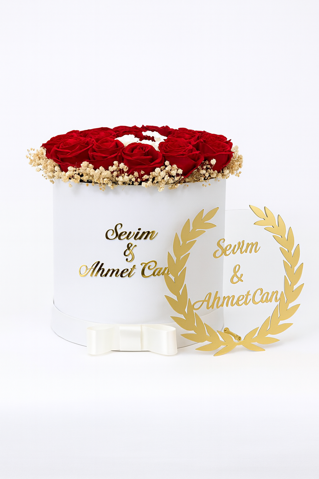 Silindir Kutuda Gerçek Görünümlü Yapay Kadife Gül Kız Isteme Buketi ve Masaüstü İsimlik Düğün Nişan