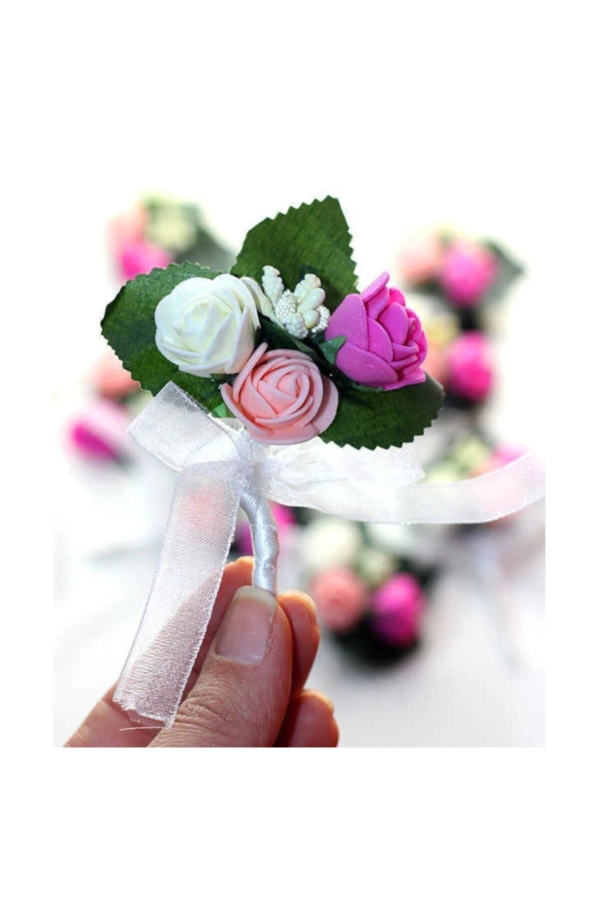 Damat Ve Arkadaşları Için Yaka Çiçeği