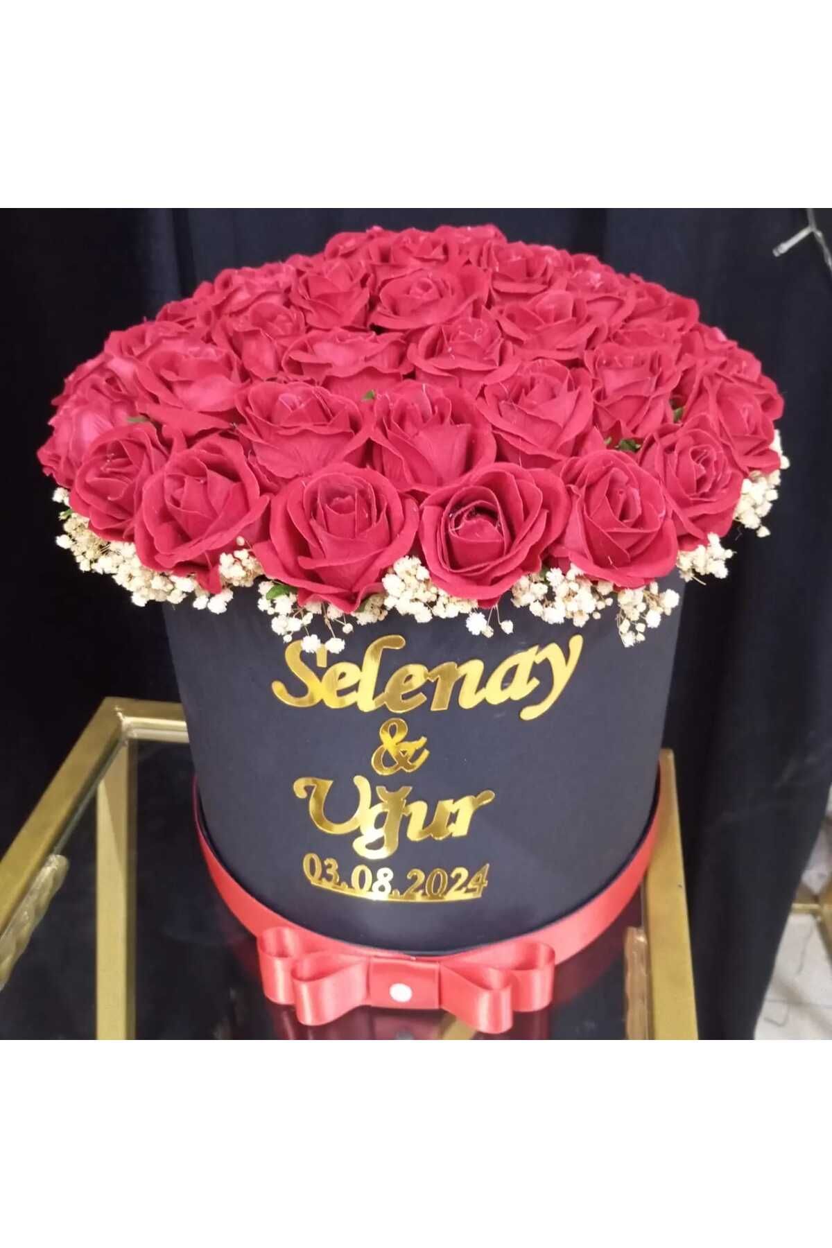 41 Güllü Silindir Kutuda Gerçek Görünümlü Yapay Kadife Gül Kız Isteme Buketi 41 Kere Maşallah