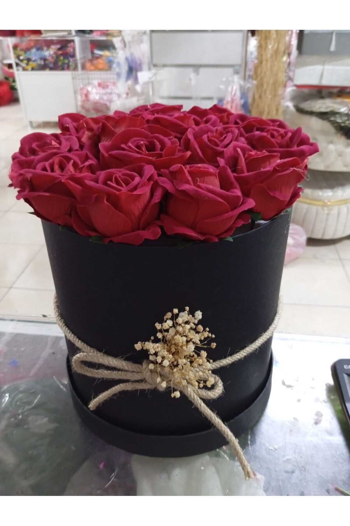 Silindir Kutuda Gerçek Görünümlü Yapay Kadife Gül Kız Isteme Buketi  Düğün Nişan Nikah Çiçeği