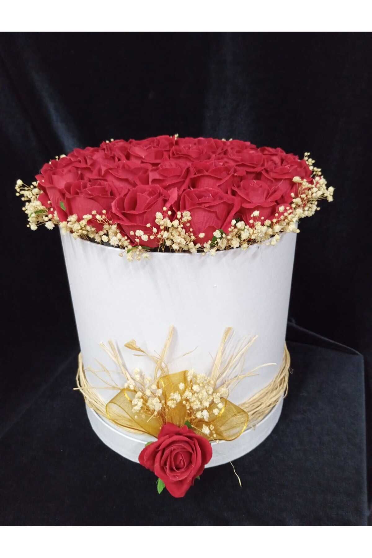Silindir Kutuda Gerçek Görünümlü Yapay Kadife Gül Kız Isteme Buketi  Düğün Nişan