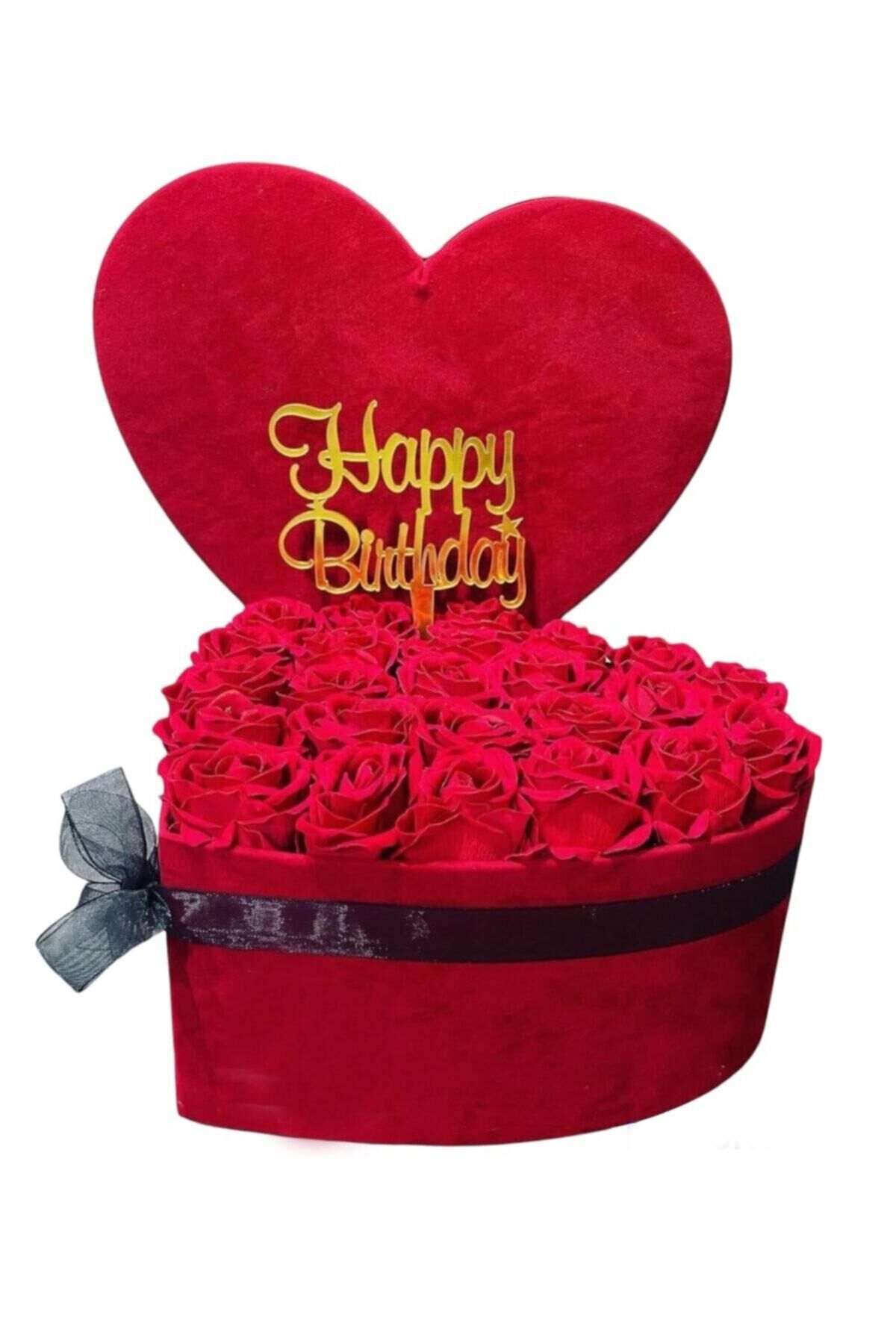 Kalpli Kutuda Kadife Gül Ile Hazırlanmış Doğum Günü Buketi Sevgiliye Buket