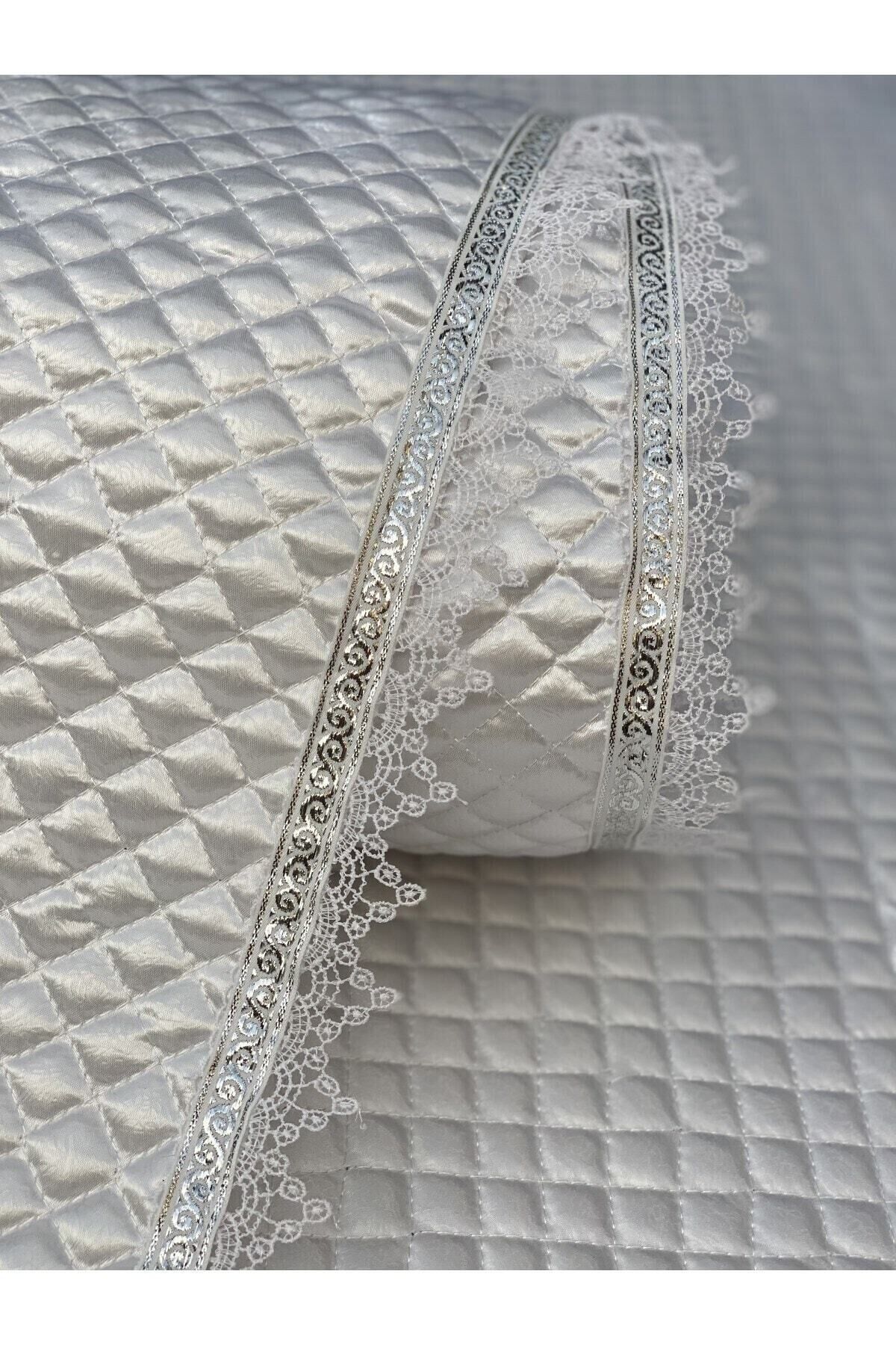 Dolap İçi Beyaz Kapitone Güpürlü Gümüş Su Taşlı Raf Örtüsü En 50 santim Boy 3 Metre