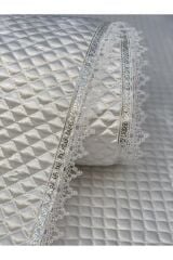 Dolap Içi Beyaz Kapitone Güpürlü Gümüş Sutaşlı Raf Örtüsü En 50 cm Boy 6 m