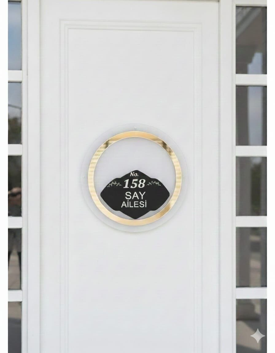 Kişiye Özel İsimli Şeffaf Pleksi Kapı Süsü Duvar Dekoru 28x28 Ölçüde